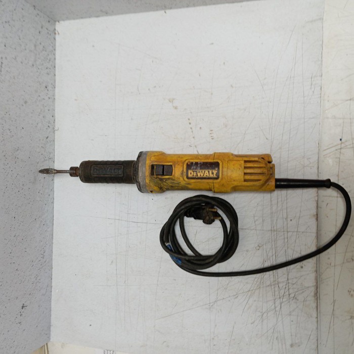 Прямошлифовальная машина DeWalt DWE4884