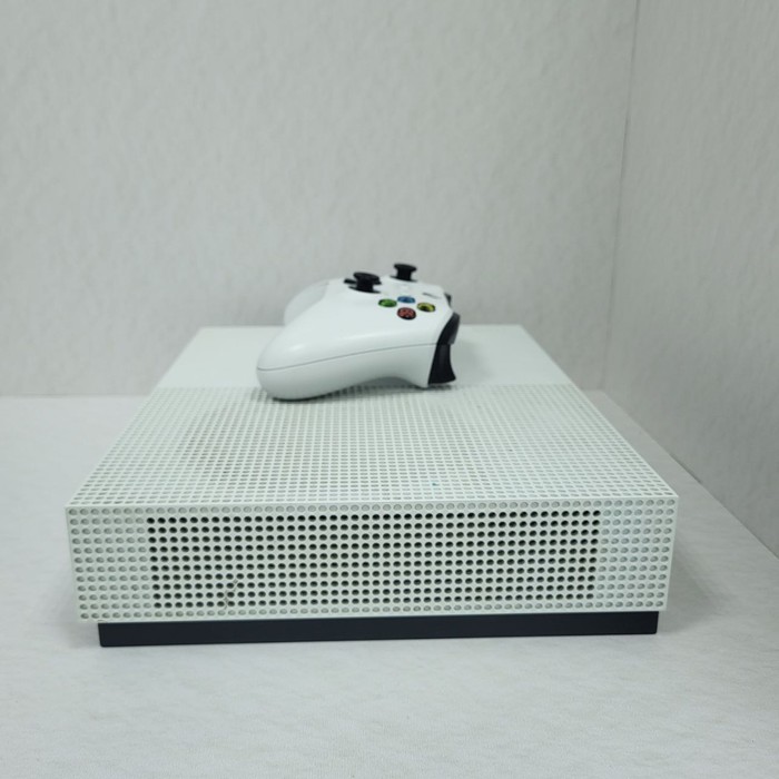 Игровая приставка Microsoft Xbox One S 500 Гб