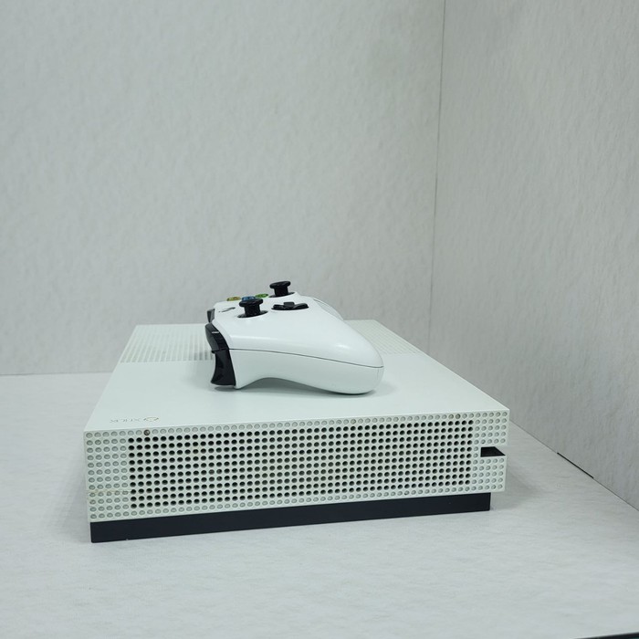 Игровая приставка Microsoft Xbox One S 500 Гб