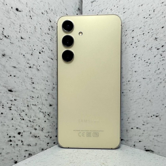 Смартфон Samsung Galaxy S24 8/256 Желтый
