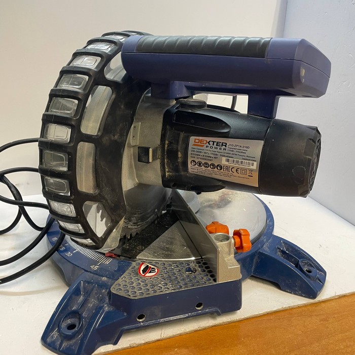 Торцовочная пила Dexter J1G-ZP1A-210D