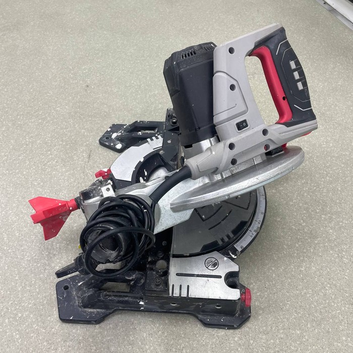 Торцовочная пила Зубр ЗПТ-255-1800 ЛМ2