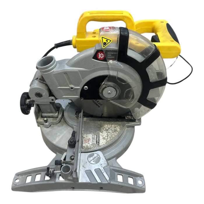 Торцовочная пила Калибр птэ 1400/210м