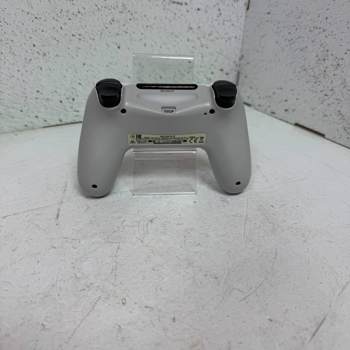Геймпад Sony DualShock 4