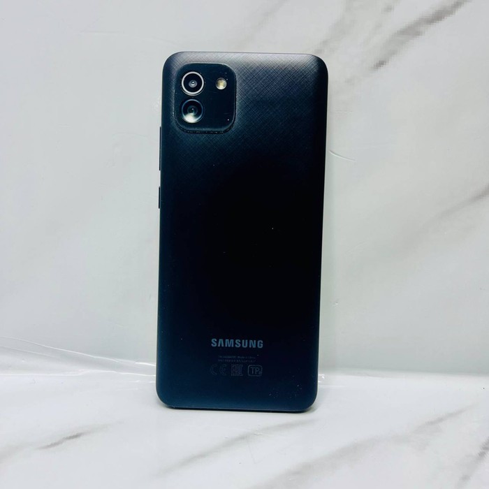 Смартфон Samsung Galaxy A03 4/64 Черный