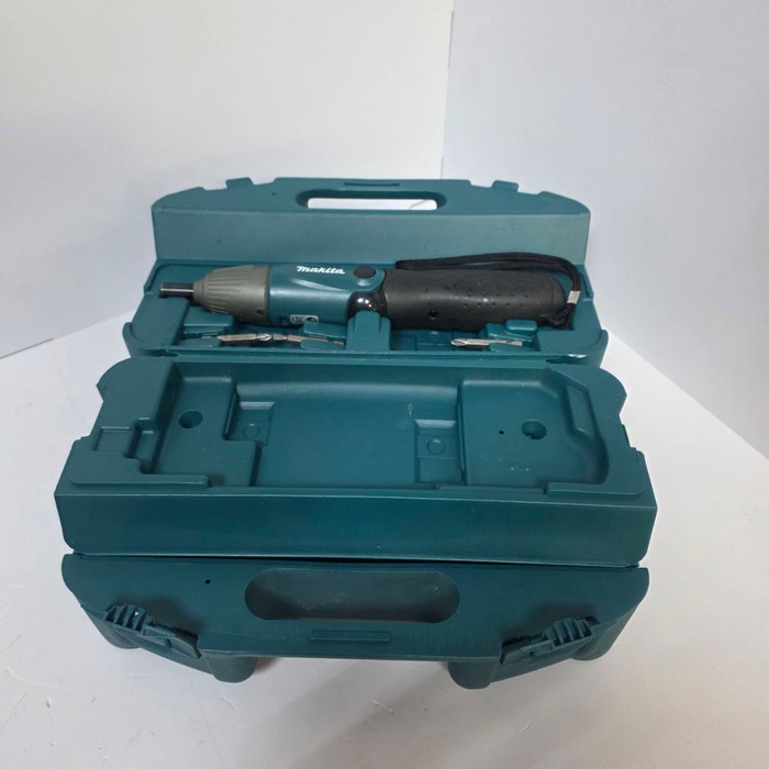 Электроотвертка Makita 6723DW