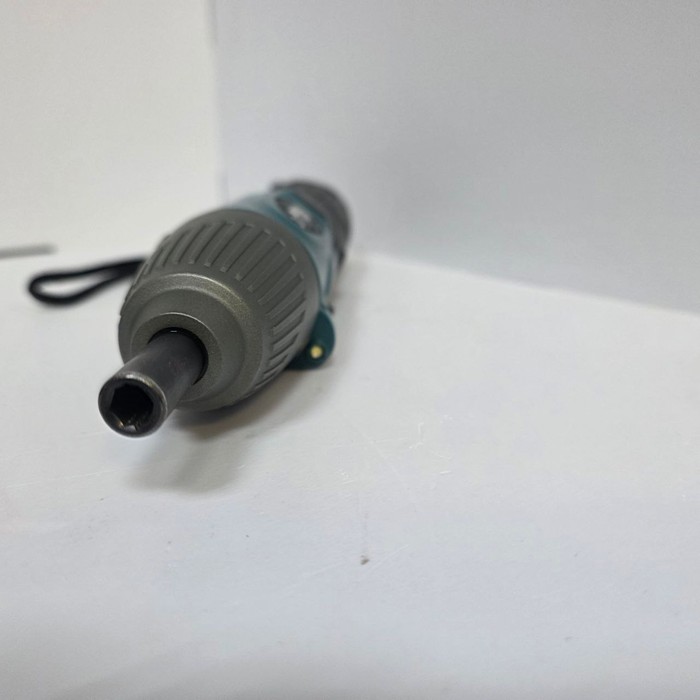 Электроотвертка Makita 6723DW