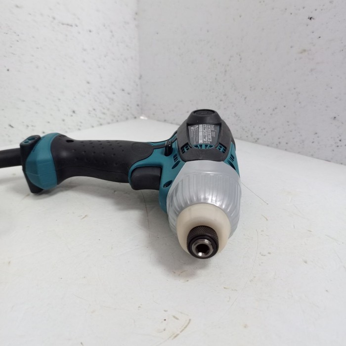 Шуруповерт Makita TD0101