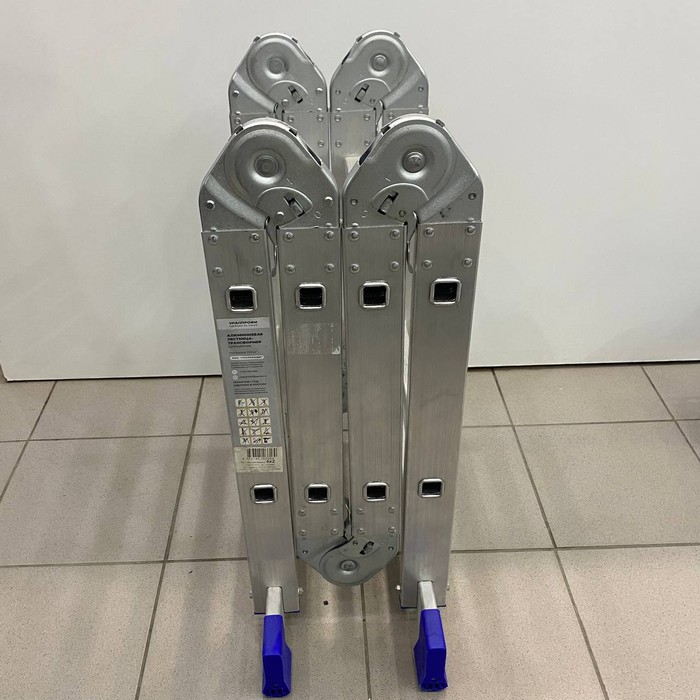 Стремянка УРАЛПРОФИ Четырехсекционная лестница трансформер