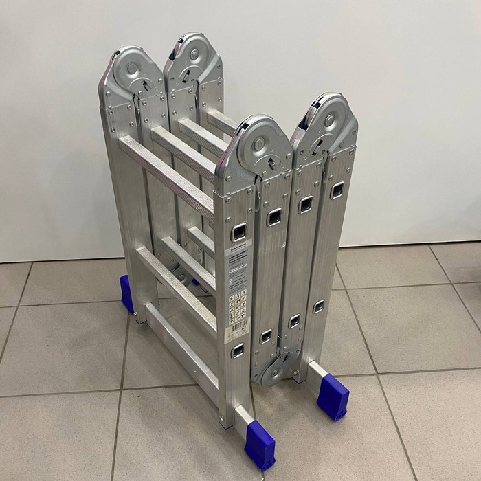 Стремянка УРАЛПРОФИ Четырехсекционная лестница трансформер