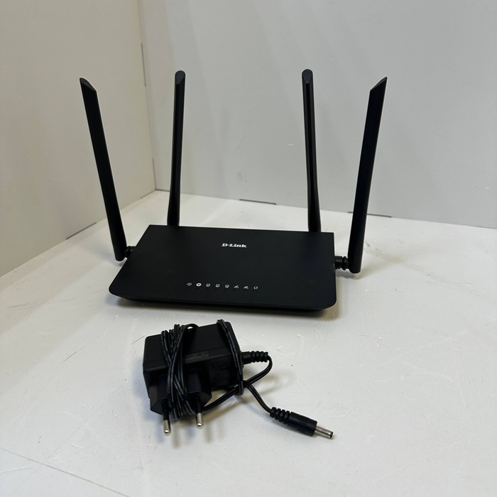 Роутер D-Link DIR-820