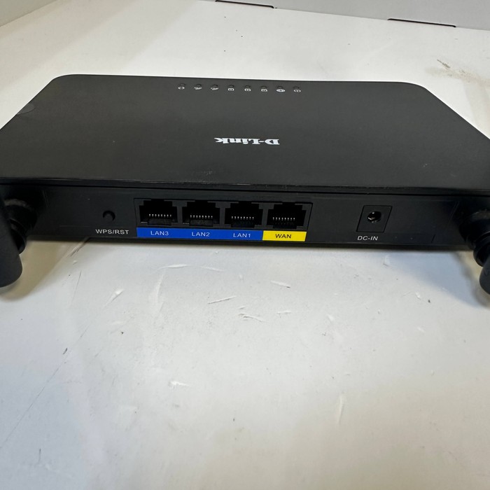 Роутер D-Link DIR-820