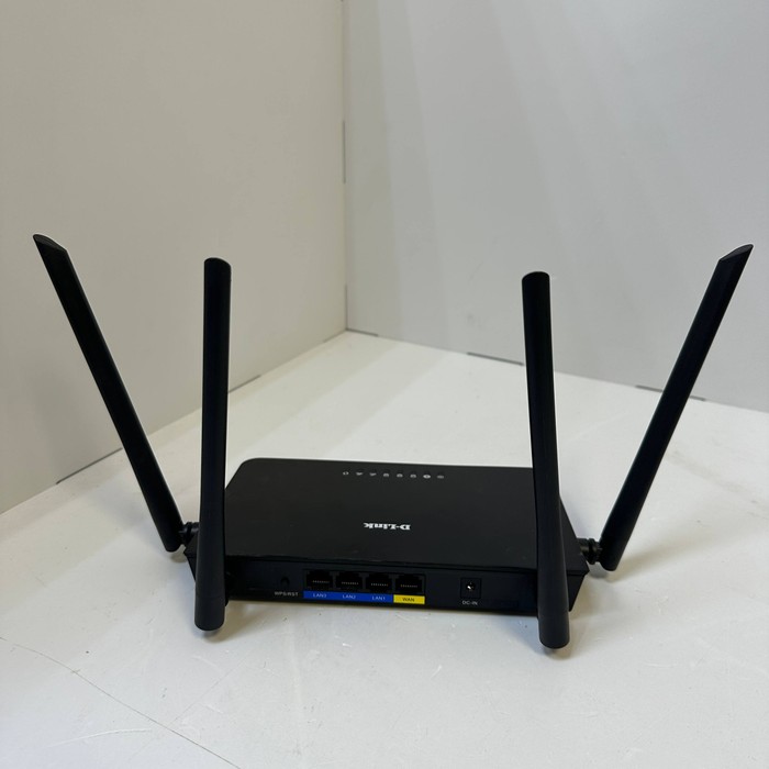 Роутер D-Link DIR-820