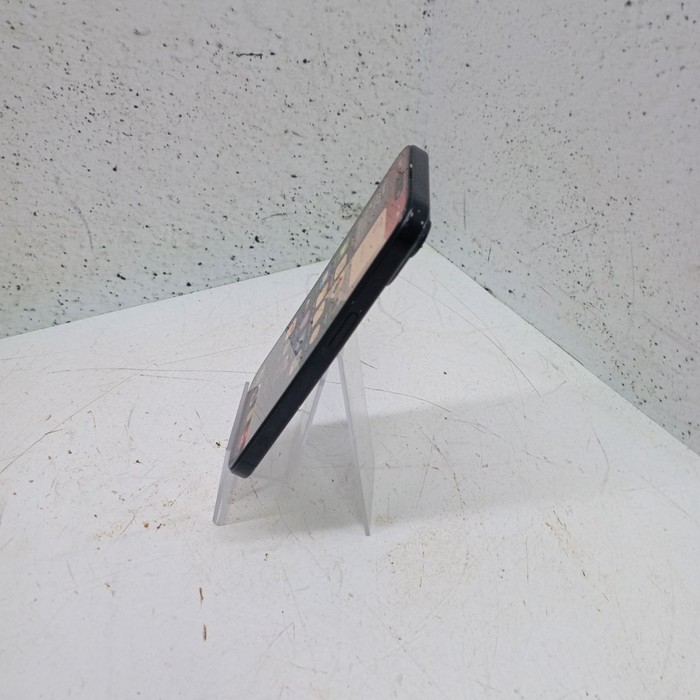 Смартфон Apple iPhone 15 6/256 Серый