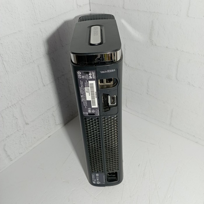 Игровая приставка Microsoft Xbox 360