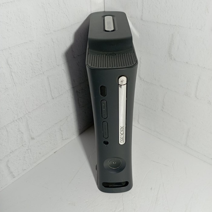Игровая приставка Microsoft Xbox 360