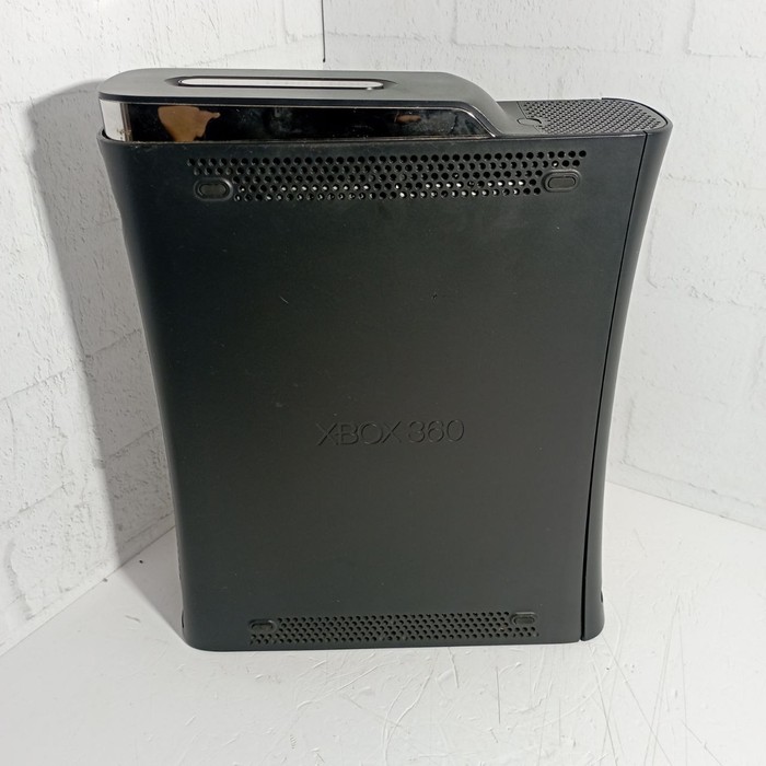Игровая приставка Microsoft Xbox 360