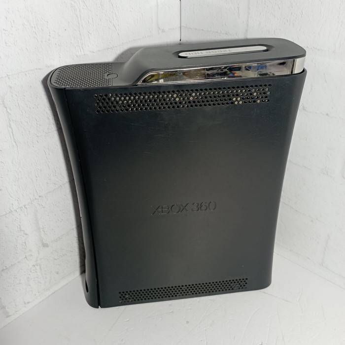 Игровая приставка Microsoft Xbox 360