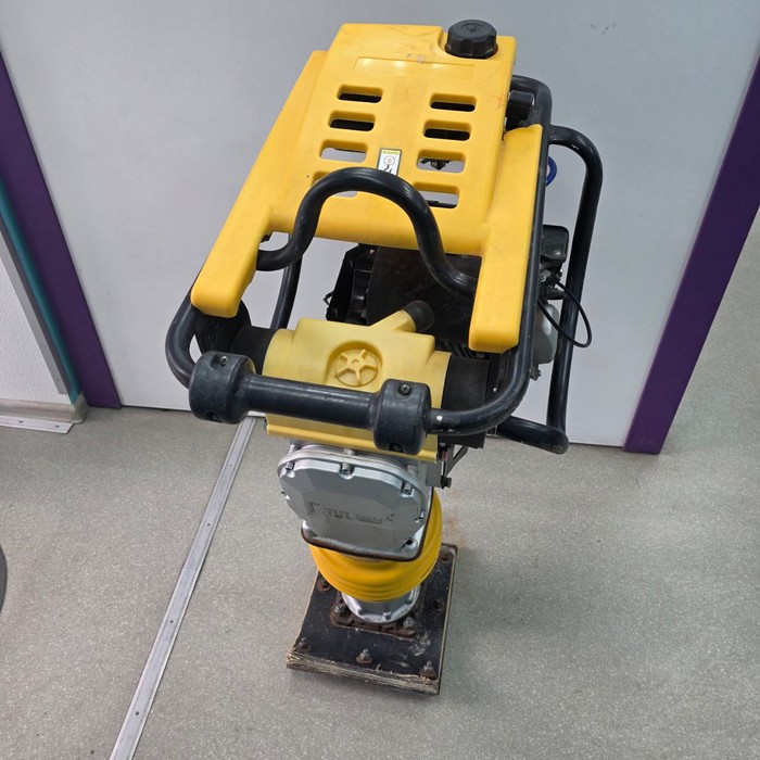 Вибромашина KOMAN Honda GX160 SG80H