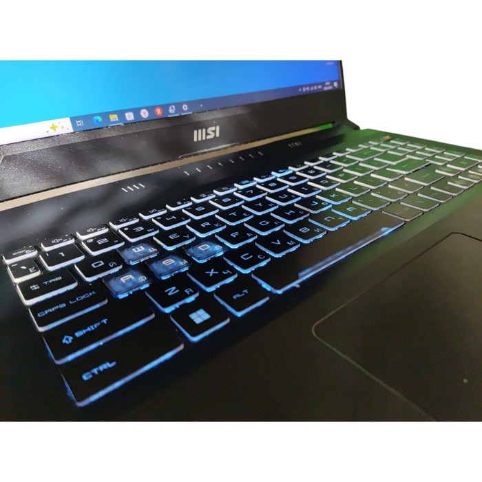 Ноутбук MSI Bravo 15 C7VF
