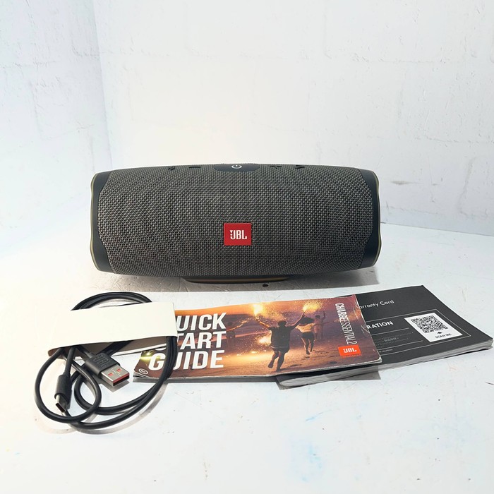 Портативная колонка JBL Charge 2  ESSENTIAL