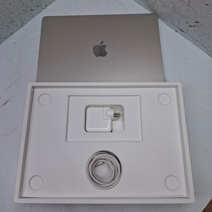 Ноутбук Apple MacBook Air 13" (M4, 2025)