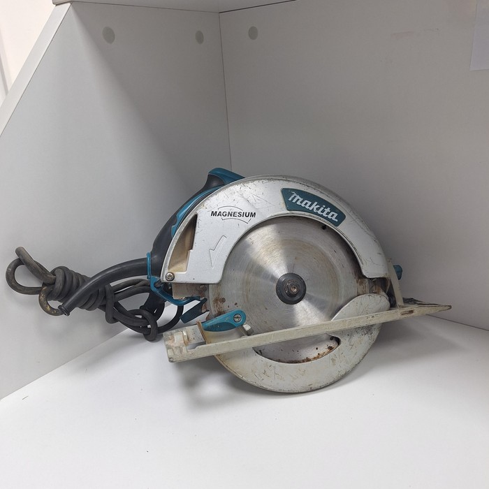Дисковая пила Makita 5008 MG
