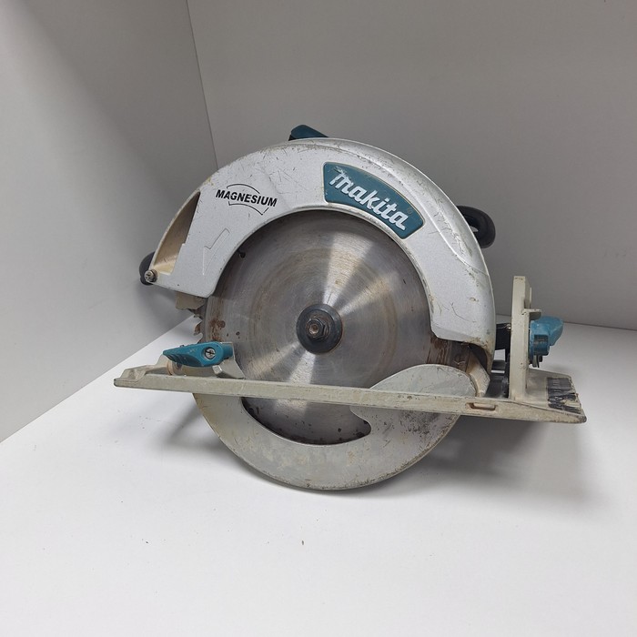 Дисковая пила Makita 5008 MG