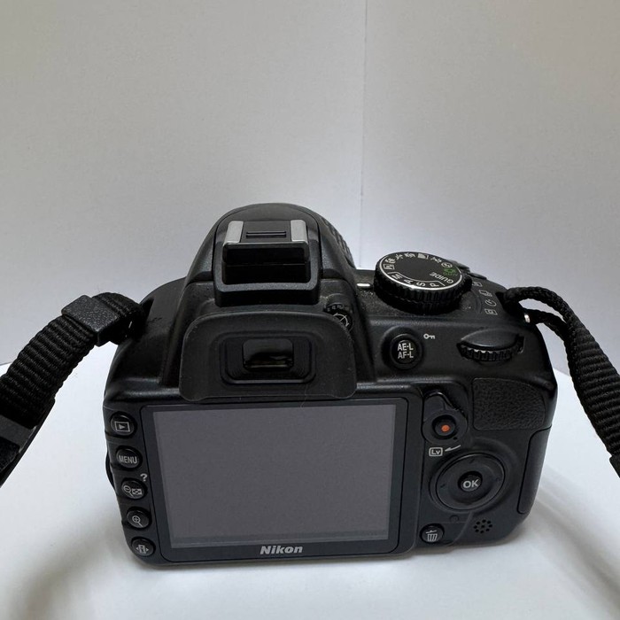 Зеркальный фотоаппарат Nikon D3100