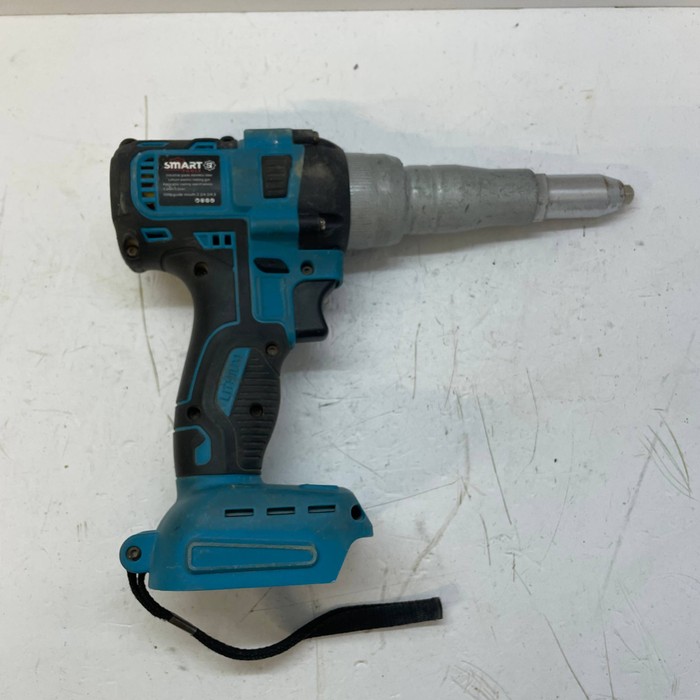 Заклепочник Smart tools 21V