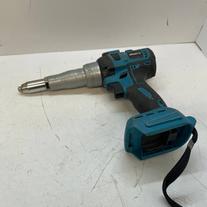 Заклепочник Smart tools 21V