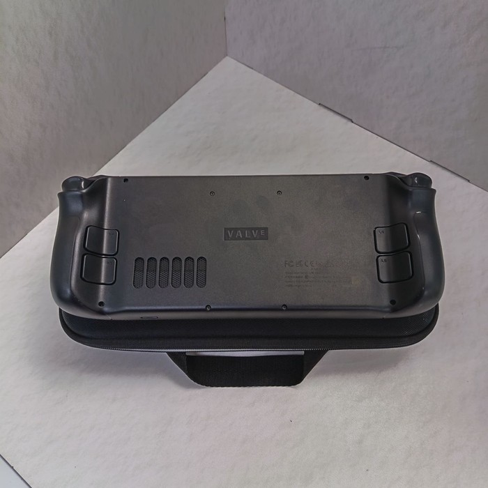 Игровая приставка Valve Steam Deck OLED