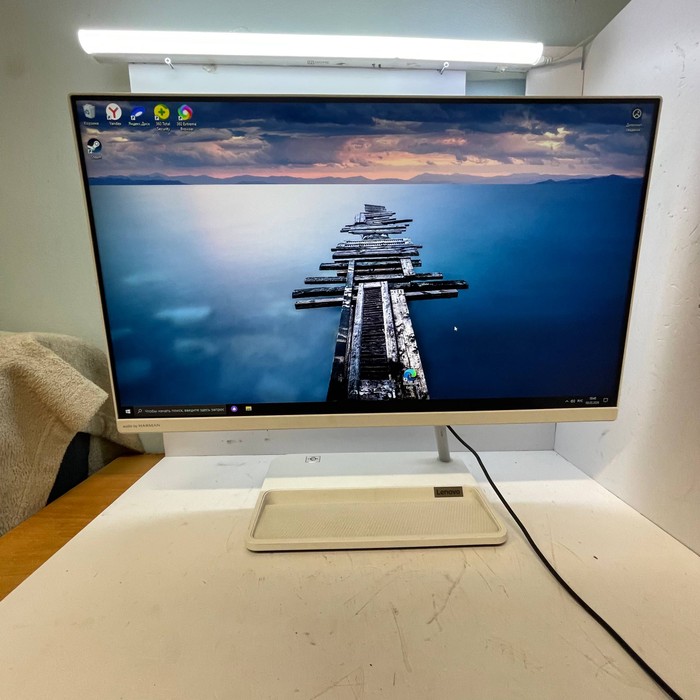 Моноблок Athlon Silver 3050U / 8 GB DDR4 / Radeon Graphics