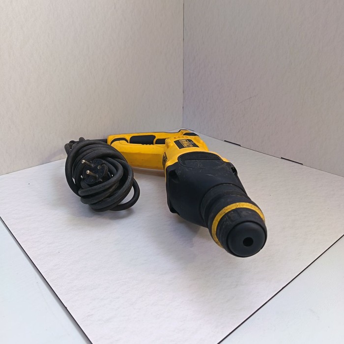 Перфоратор DeWALT D25223-qs