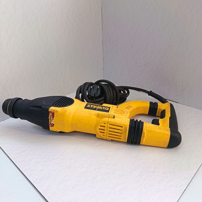 Перфоратор DeWALT D25223-qs