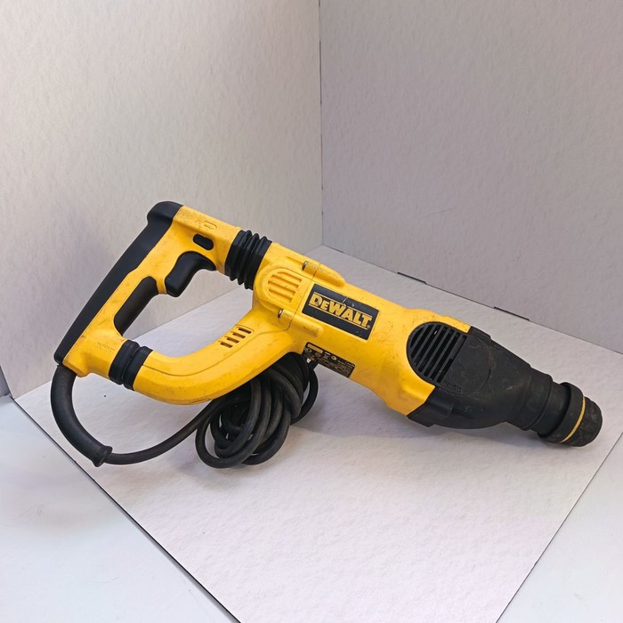 Перфоратор DeWALT D25223-qs