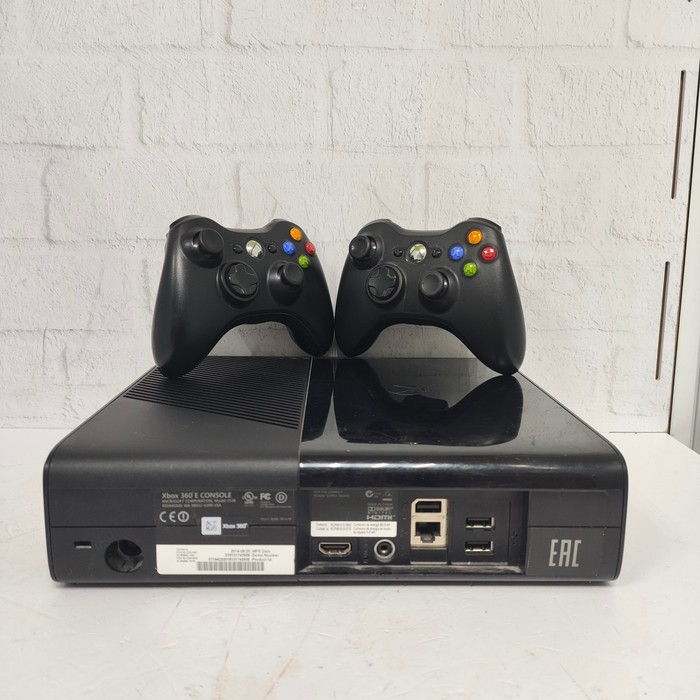Игровая приставка Microsoft Xbox 360 250 ГБ