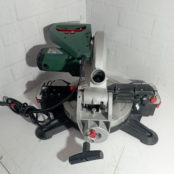 Торцовочная пила Metabo KS 216 M