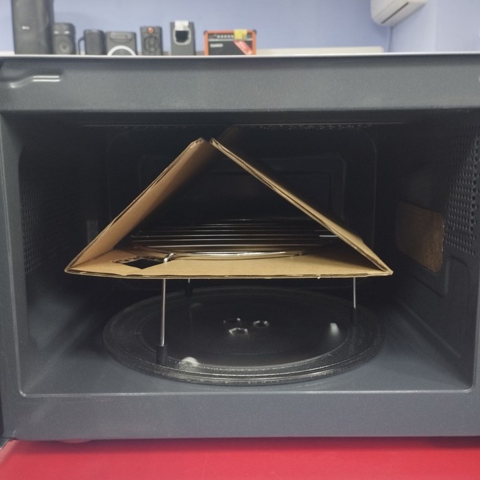 Микроволновая печь BBK 20MWG-733T