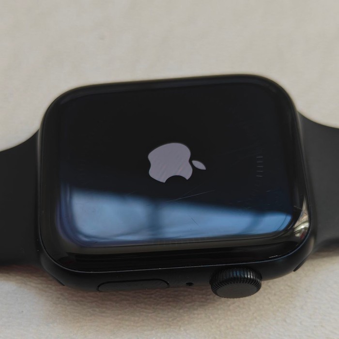 Смарт-часы Apple Watch series SE Gen 2 44мм