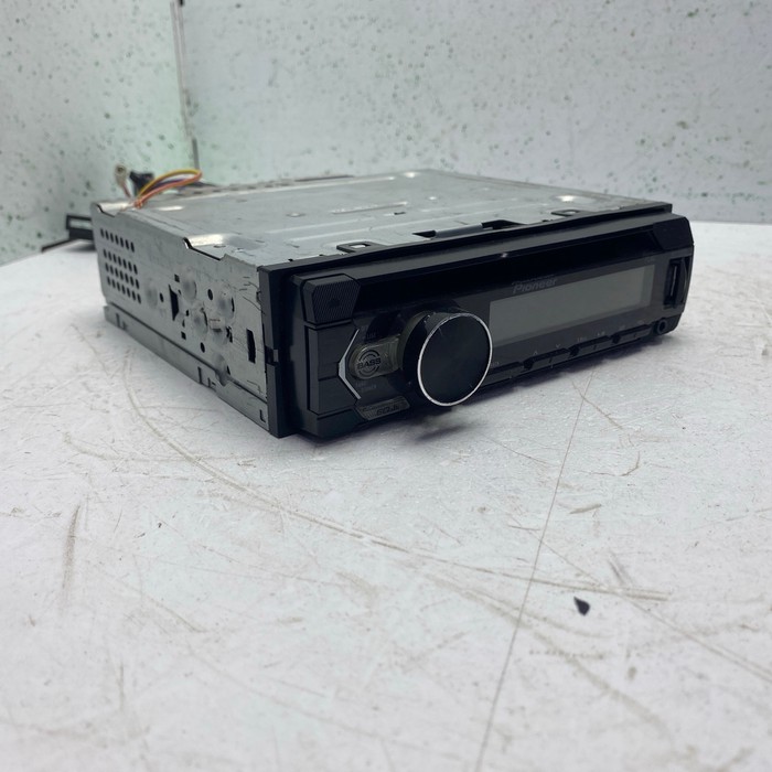 Pioneer МVН-S120UВ
