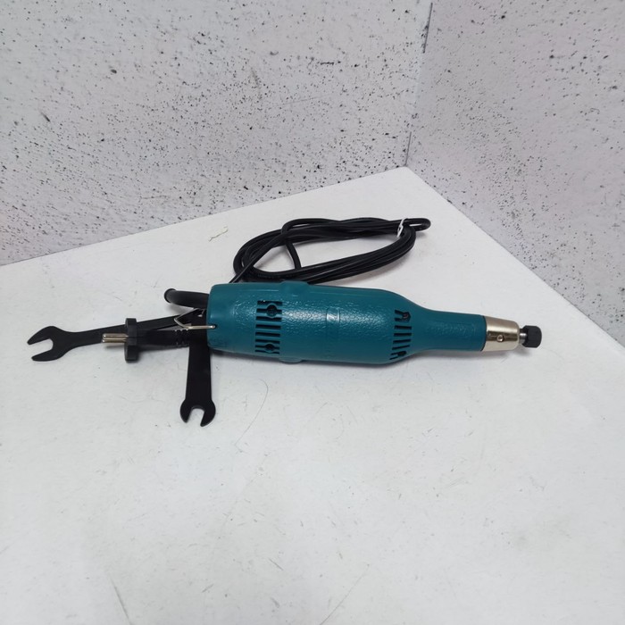 Гравер Makita 906