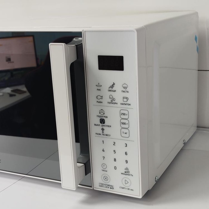 Микроволновая печь BBK 20MWS-805S
