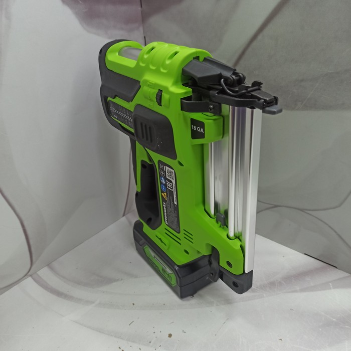Монтажный пистолет Greenworks nlg401