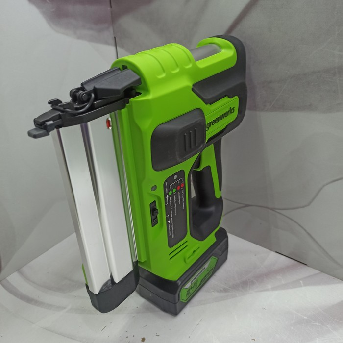 Монтажный пистолет Greenworks nlg401