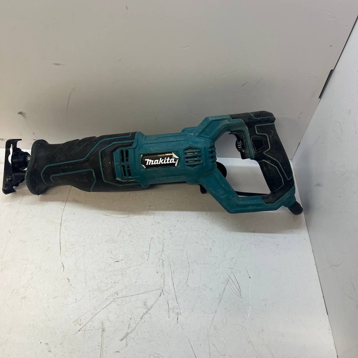 Сабельная пила Makita JR3050T