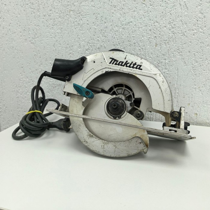 Торцовочная пила Makita HS7600