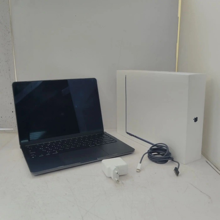 Ноутбук Apple MacBook Air 13" M2 (2022)