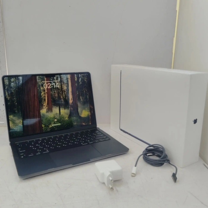 Ноутбук Apple MacBook Air 13" M2 (2022)