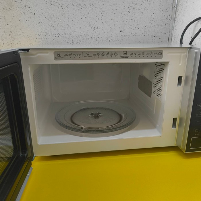 Микроволновая печь Hotpoint-Ariston MWHA 201 SB
